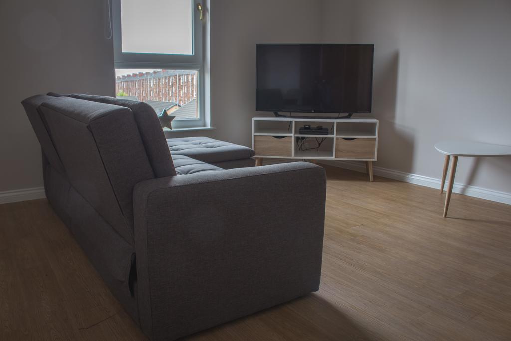 East Apartment *