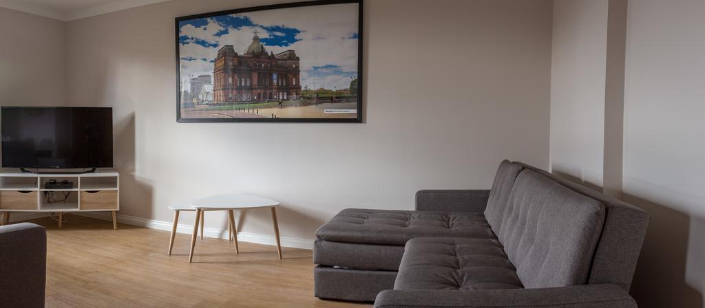 East Apartment *