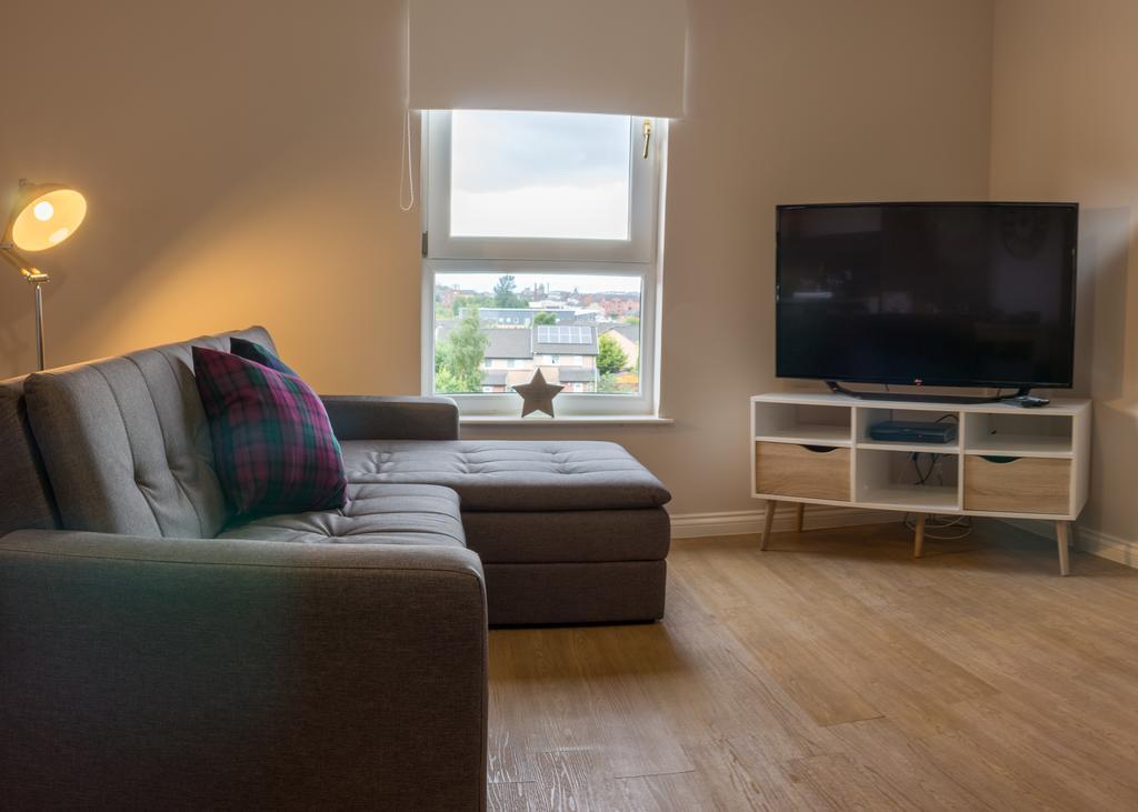 East Apartment *