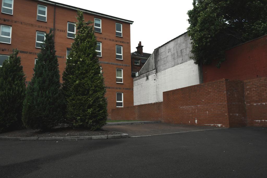 East * Glasgow