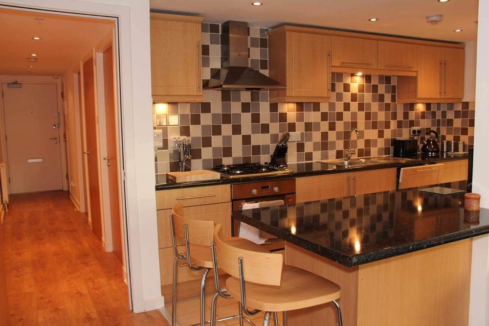 Executive 7 * Glasgow