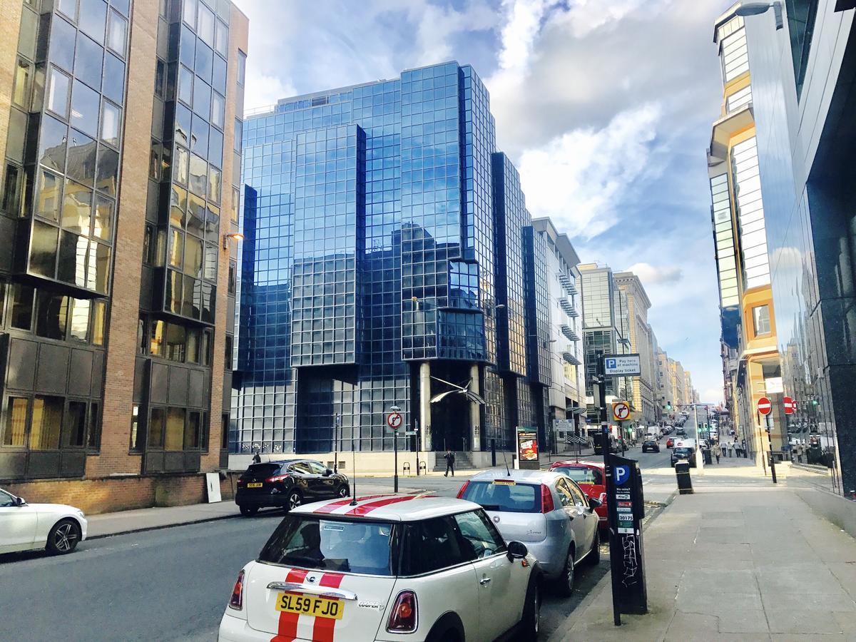 Station Skyline With Parking *