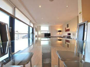 Executive 7 Apartment
