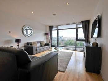 Executive 7 * Glasgow