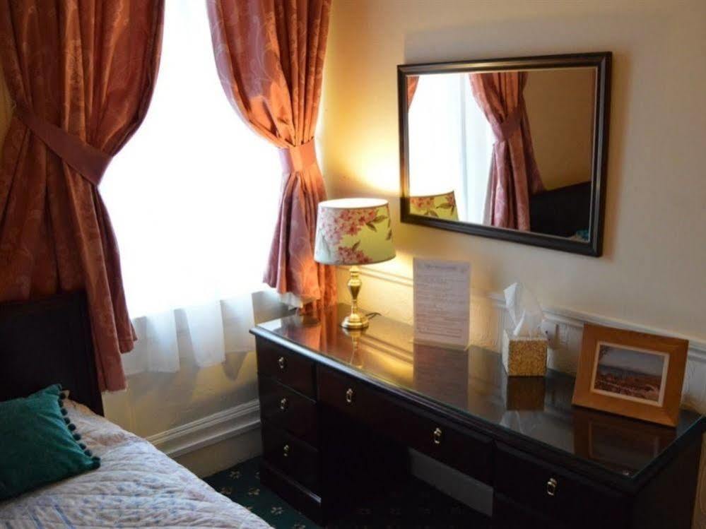 Manor Park Guest house 3*