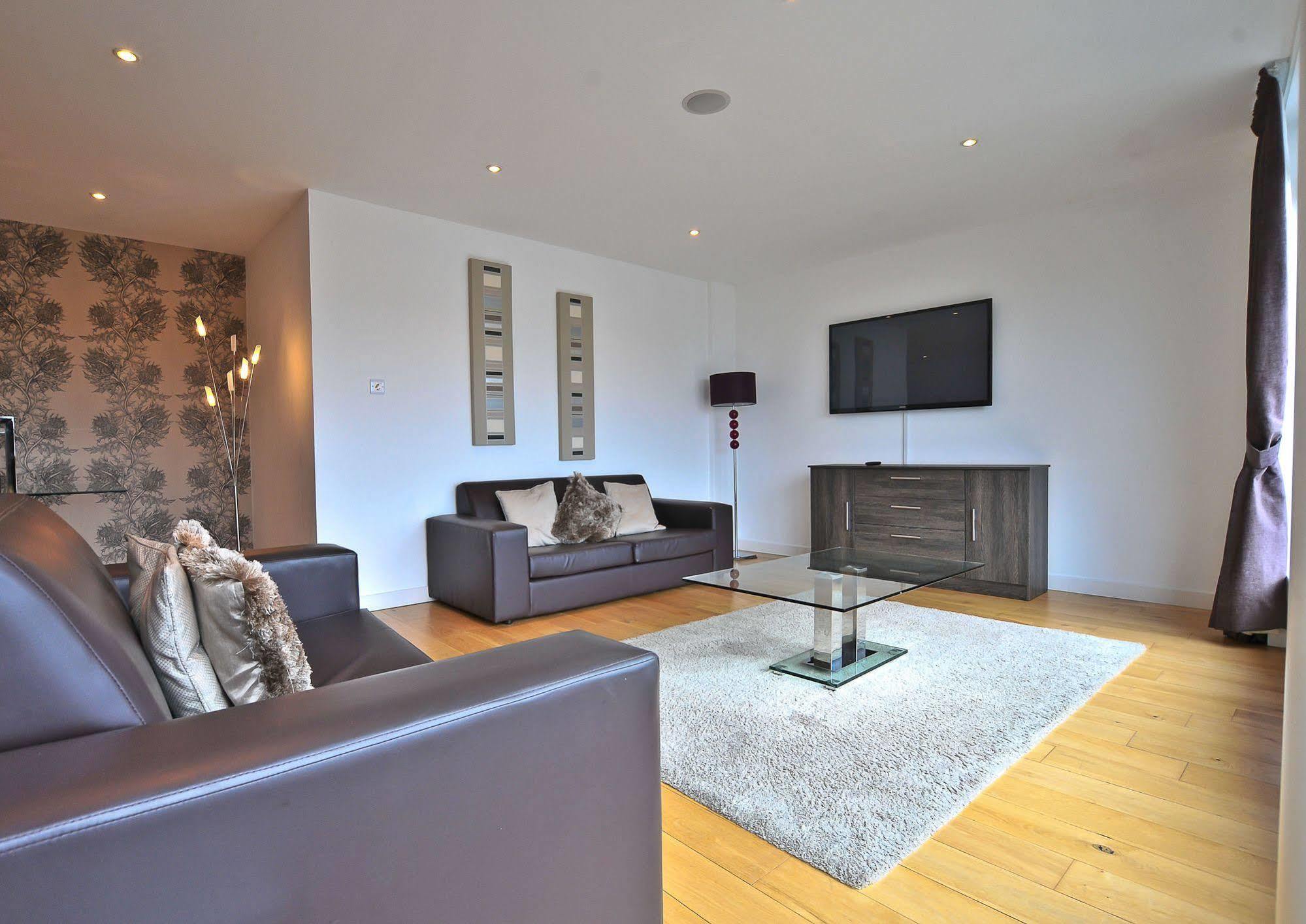 Apartment Executive 7 *