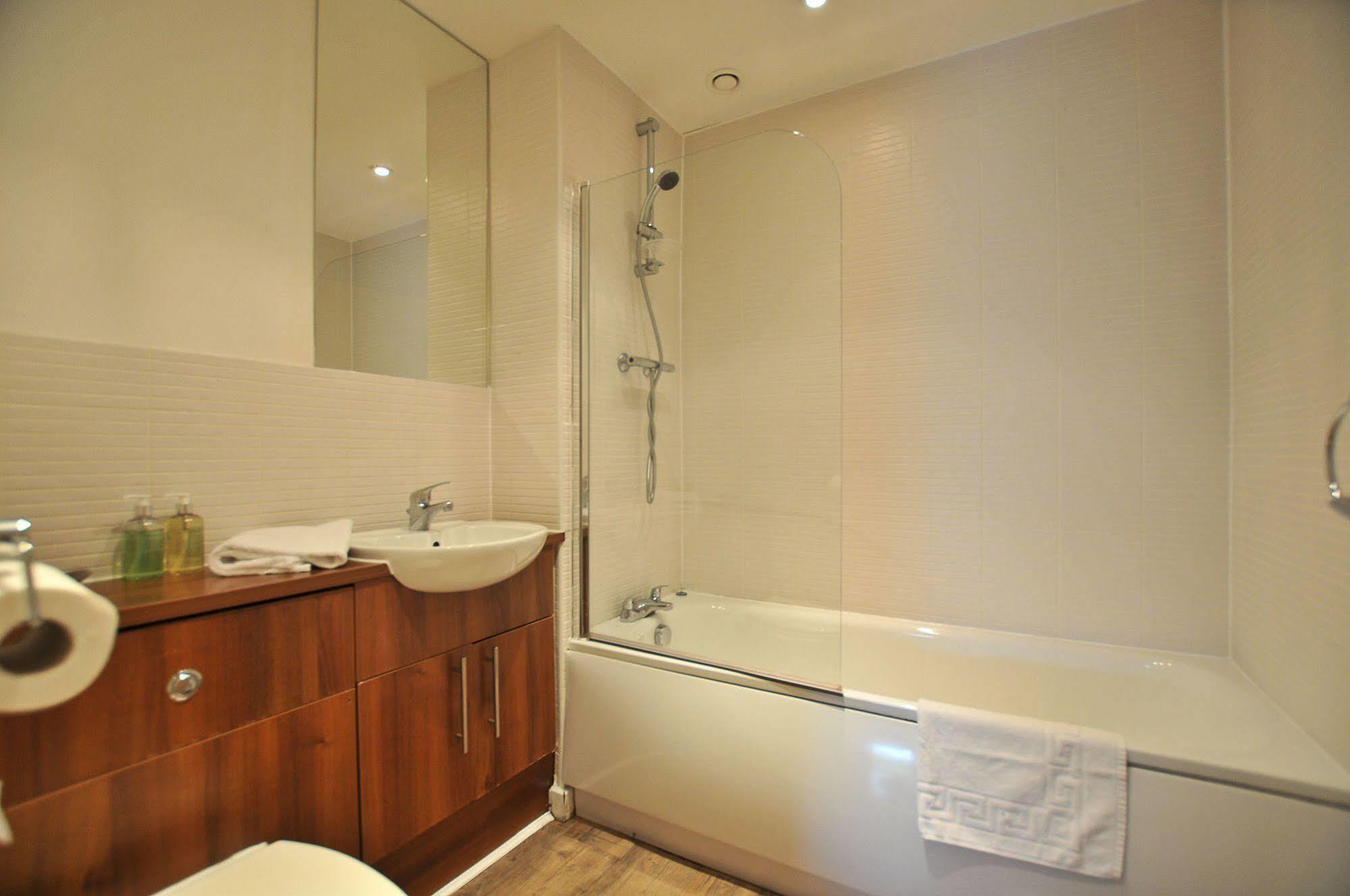 Apartment Executive 7 *