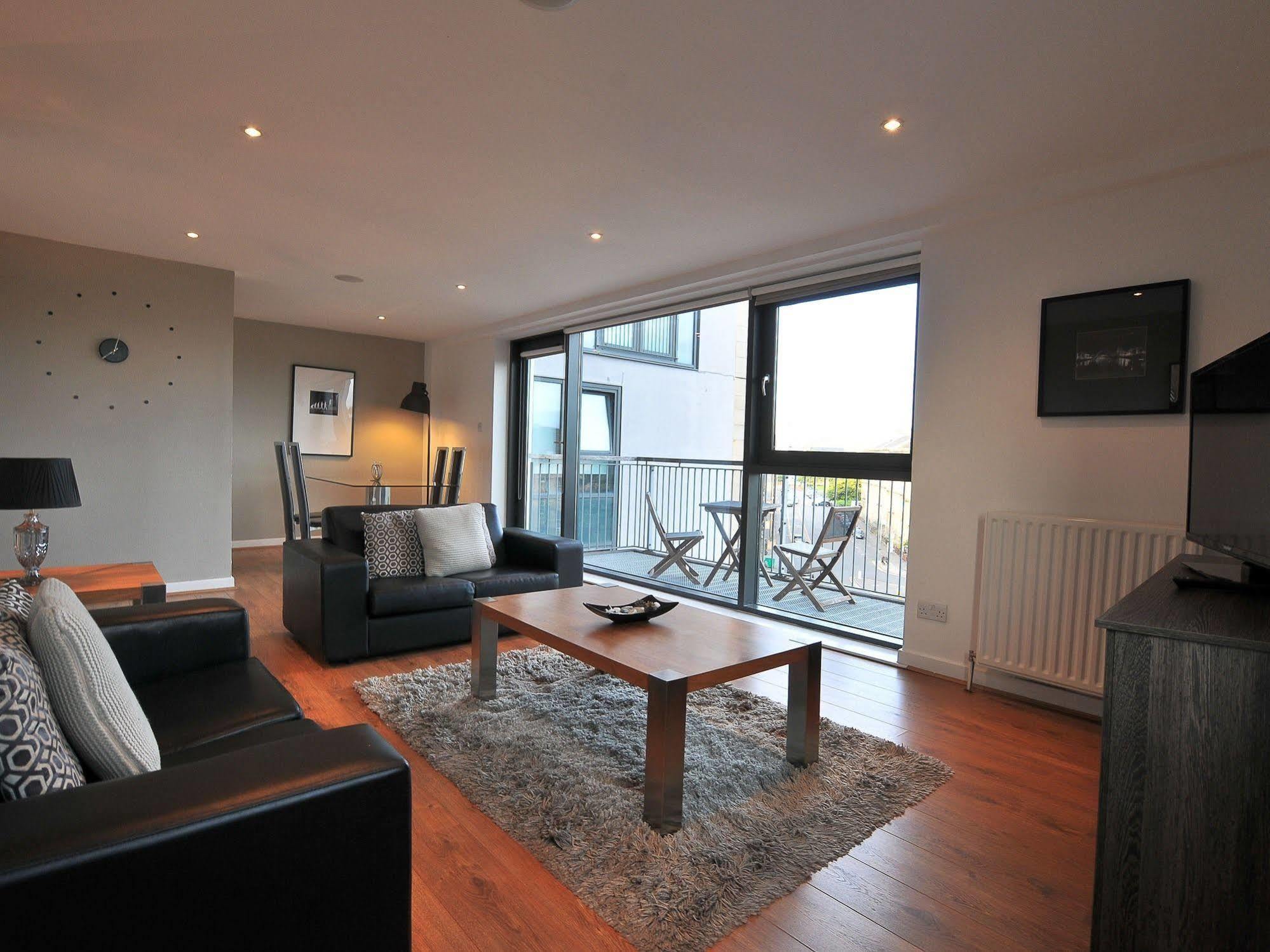 Apartment Executive 7