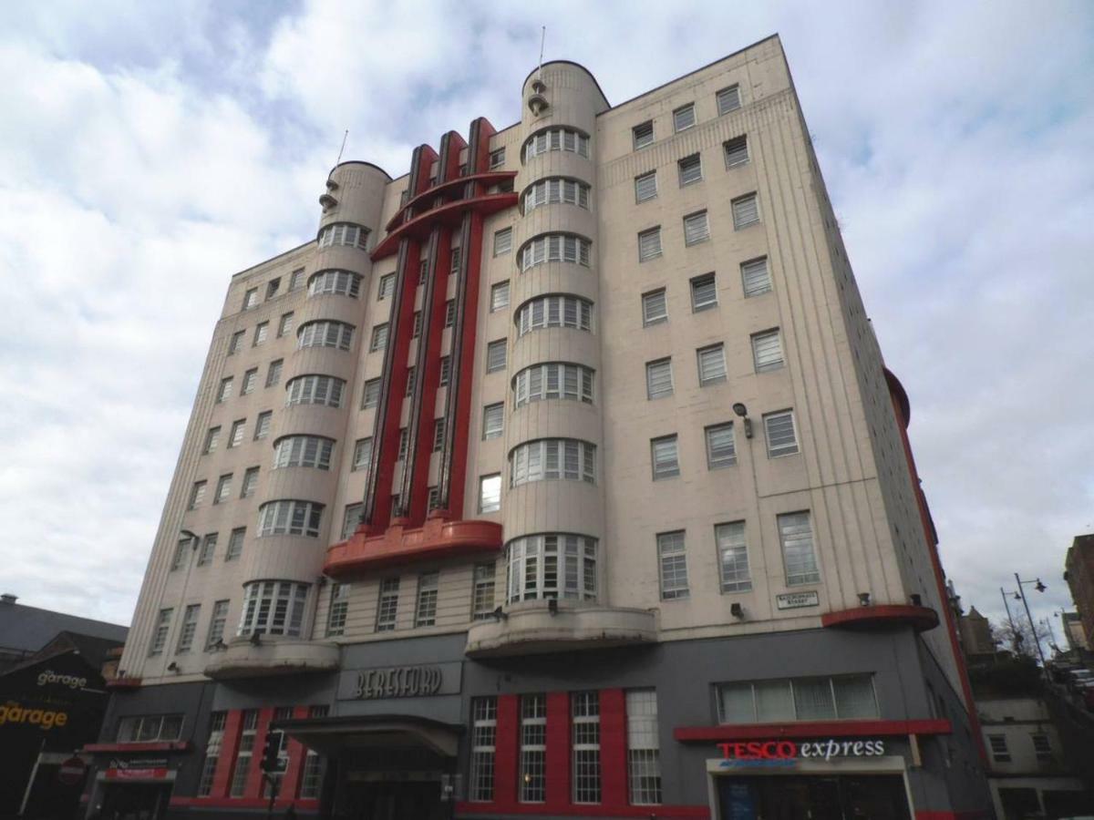 Apartment Art Deco Building On Vibrant Sauchiehall Street Glasgow