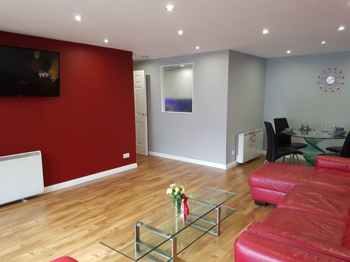 Apartment Glasgow's Modern & Stylish 3 Bedroom Aparment *