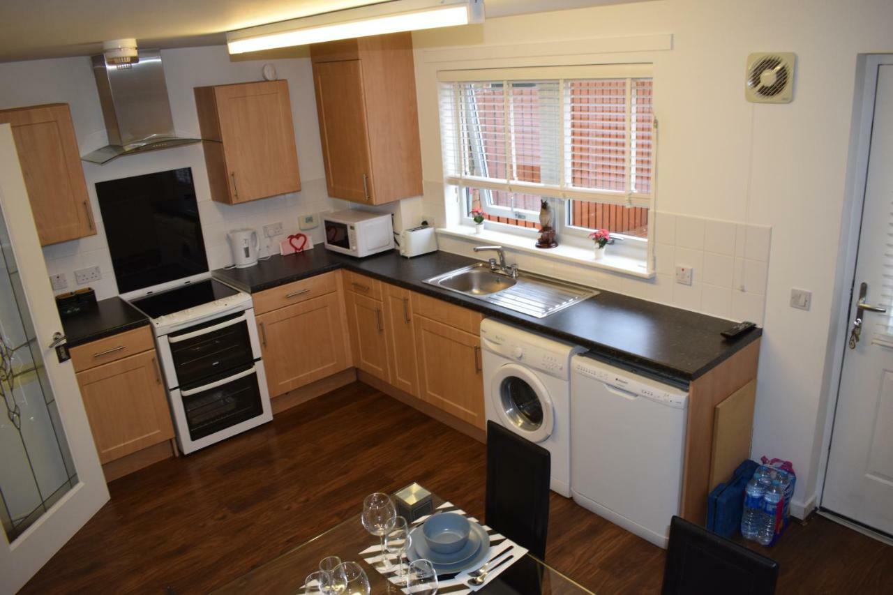 Holiday home Silverburn New House With Free Parking And Garden Glasgow