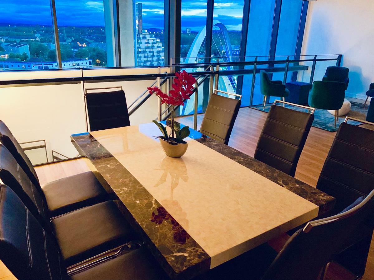 Centre - The Penthouse With Riverviews -