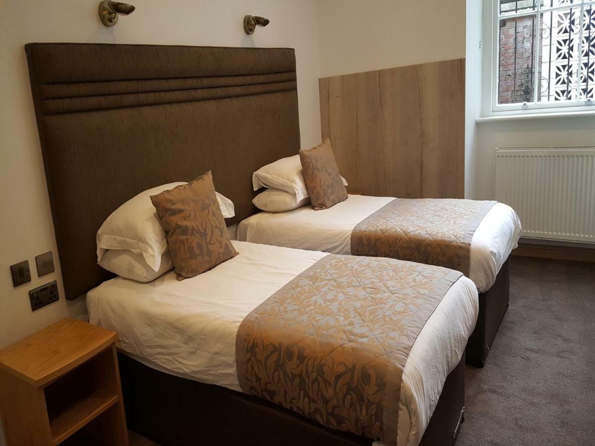 Hotel Mclays