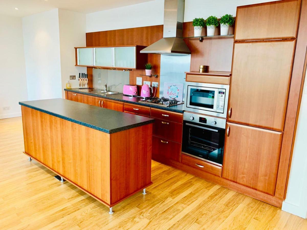 Apartment Centre - The Penthouse With Riverviews - *