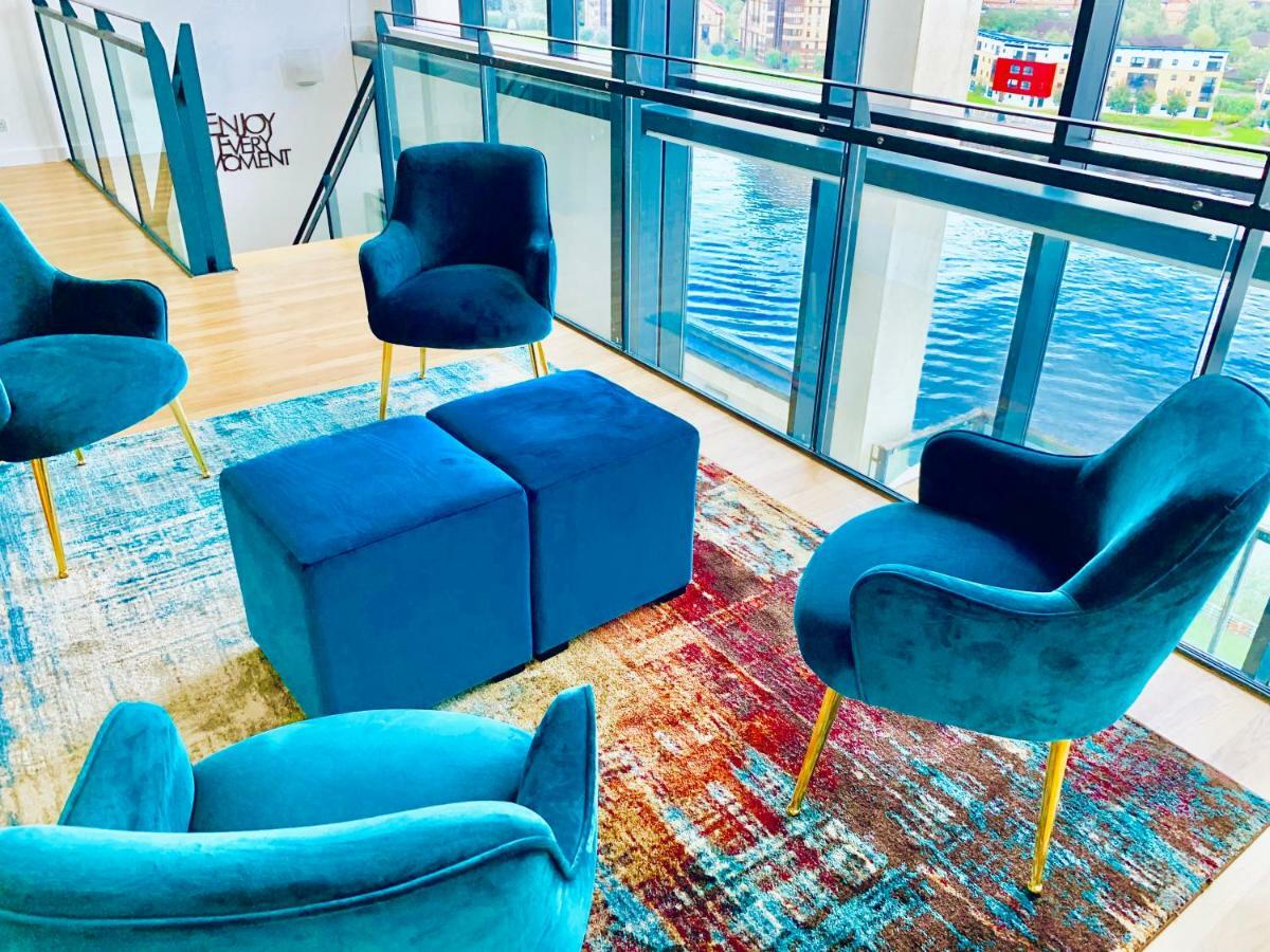 Apartment Centre - The Penthouse With Riverviews - *