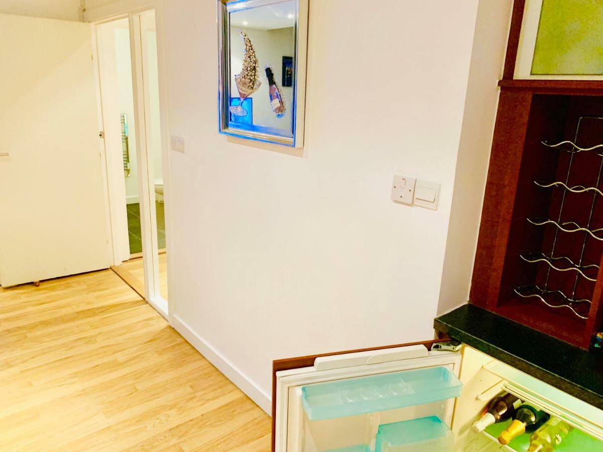 Centre - The Penthouse With Riverviews - *