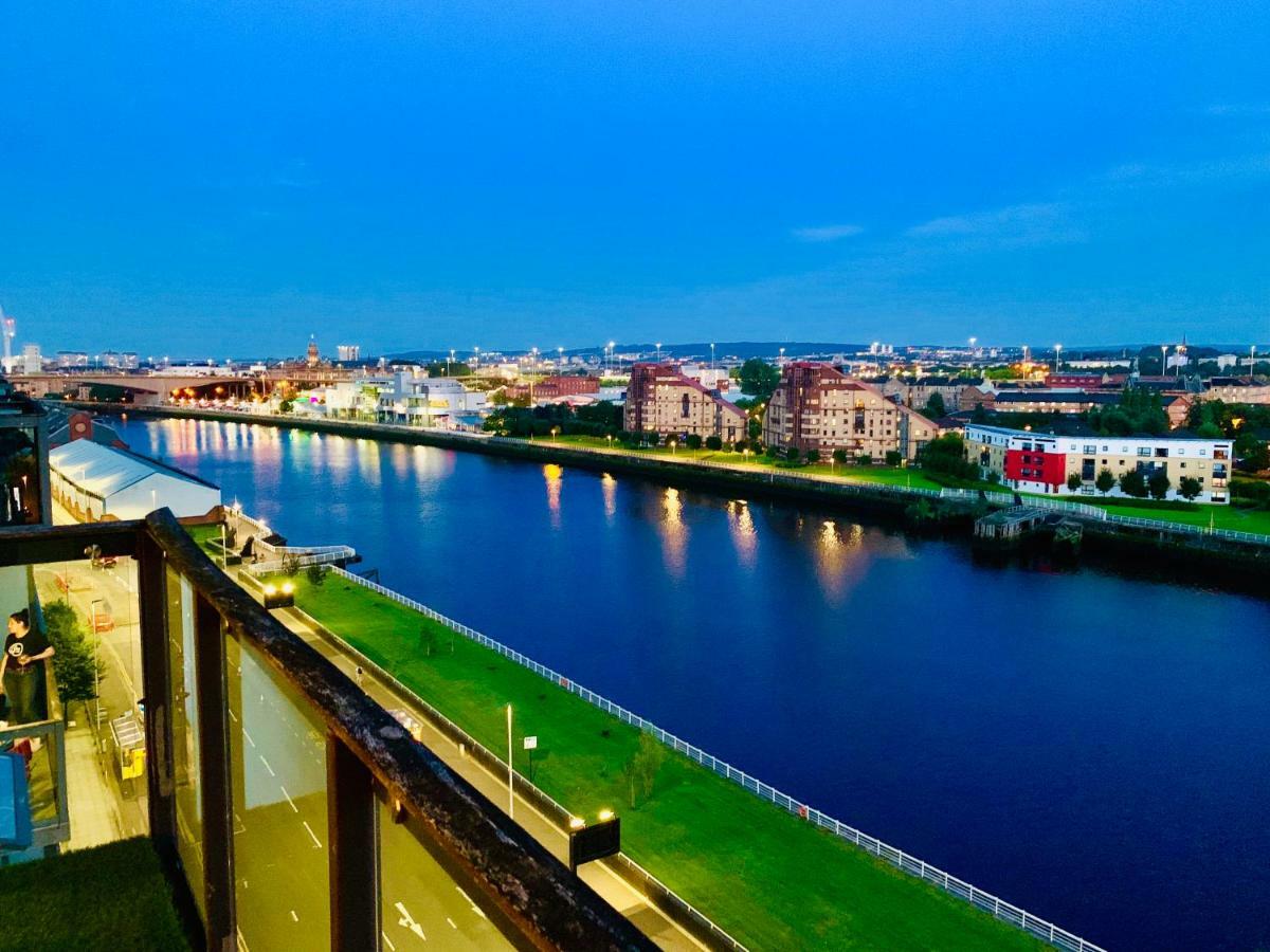 Centre - The Penthouse With Riverviews -