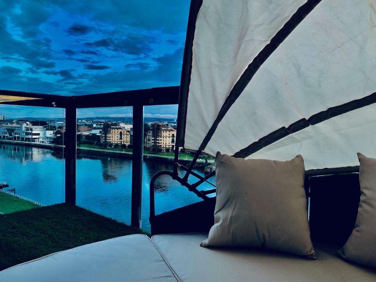 Apartment Centre - The Penthouse With Riverviews - *