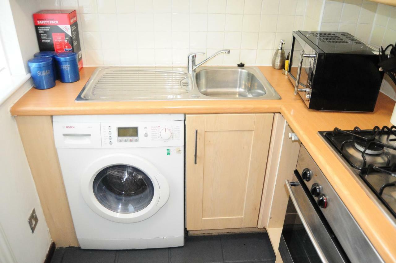 Bright City Centre House - Private Garden & Parking! Holiday home Glasgow