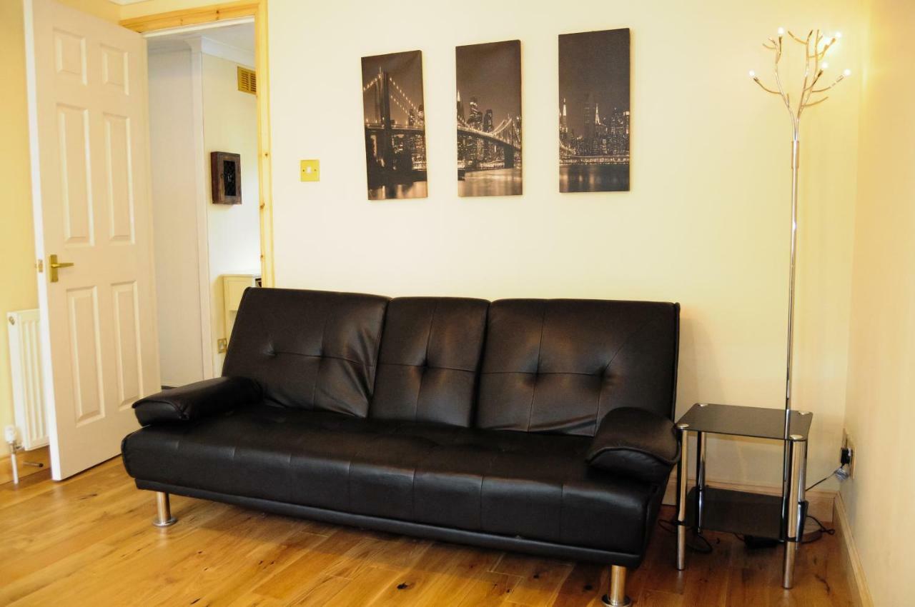 Bright City Centre House - Private Garden & Parking! *