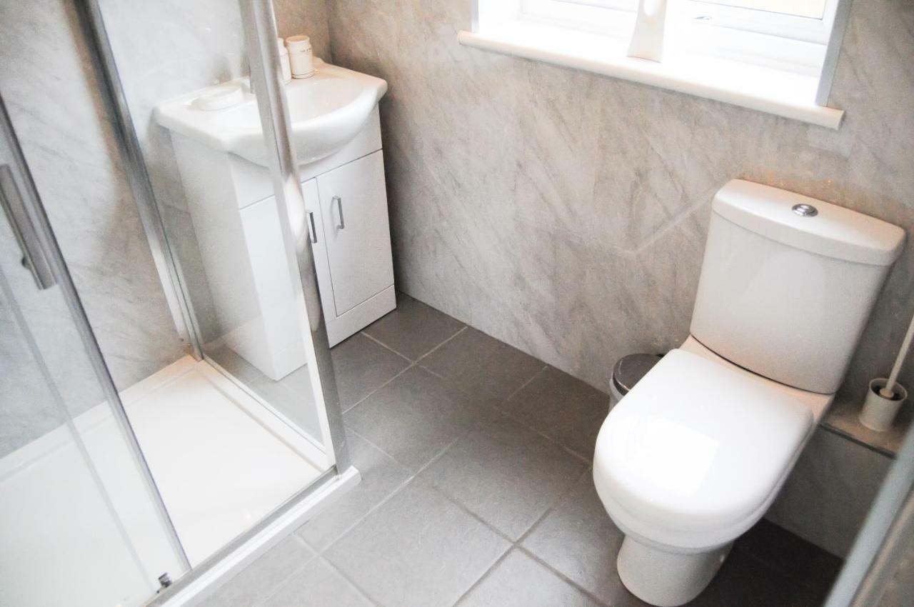 Bright City Centre House - Private Garden & Parking! Glasgow