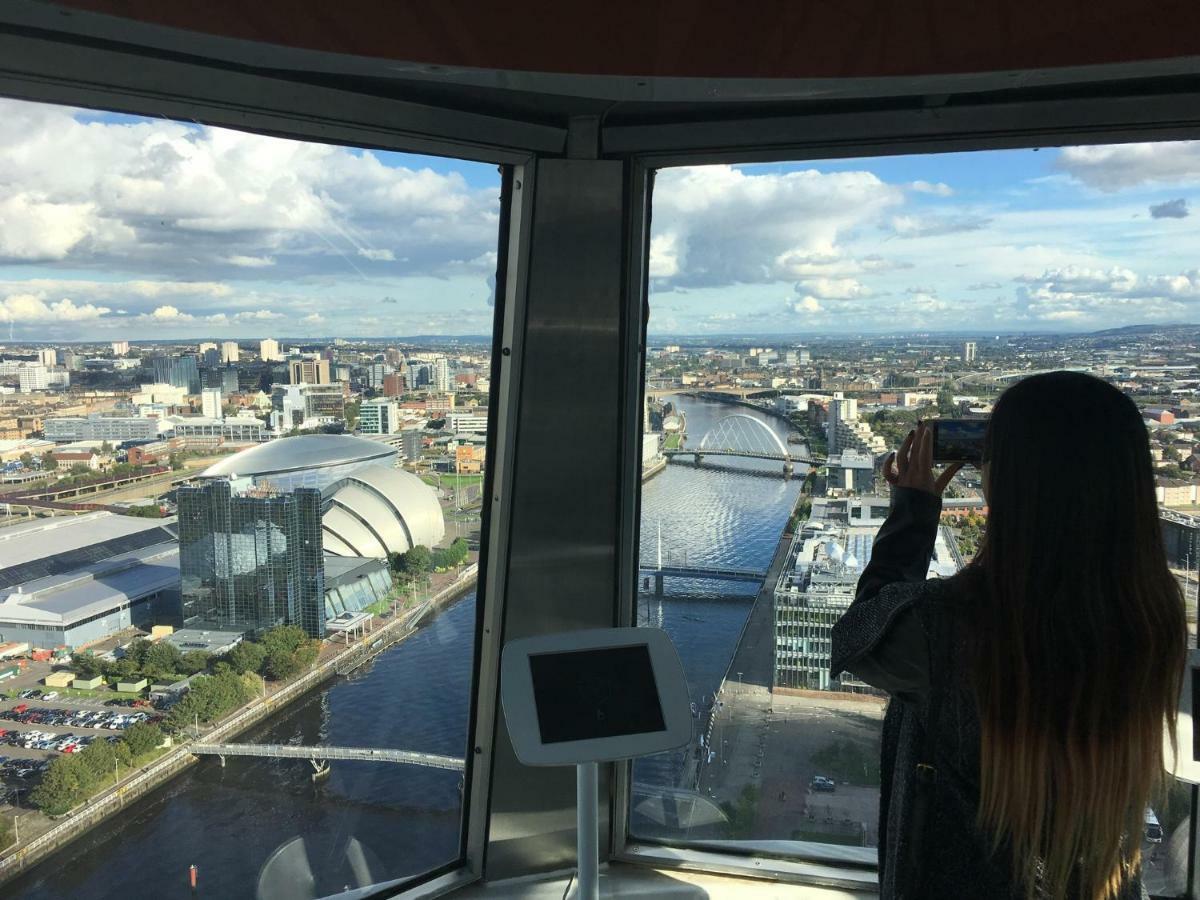Centre - The Penthouse With Riverviews - *