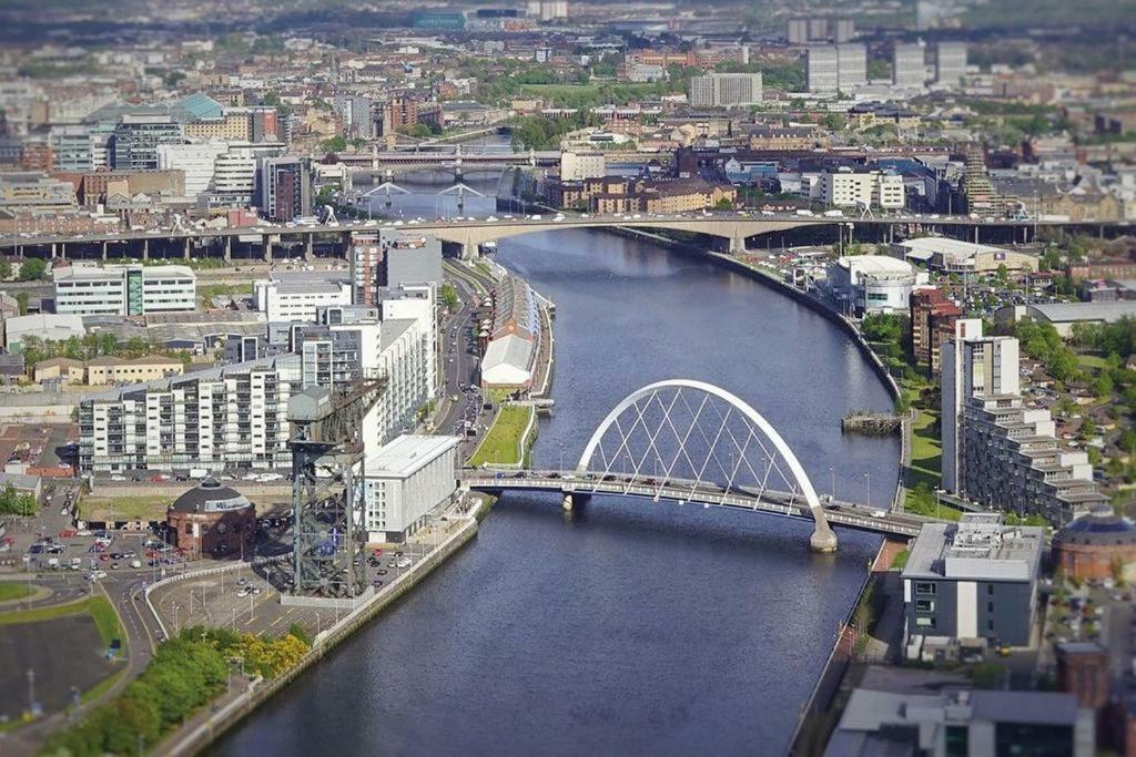 Apartment Centre - The Penthouse With Riverviews -