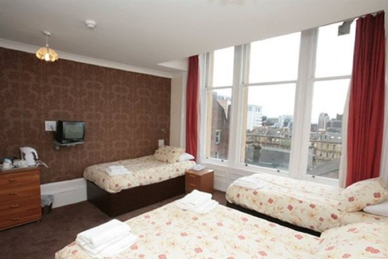 Hotel Mclays 2*