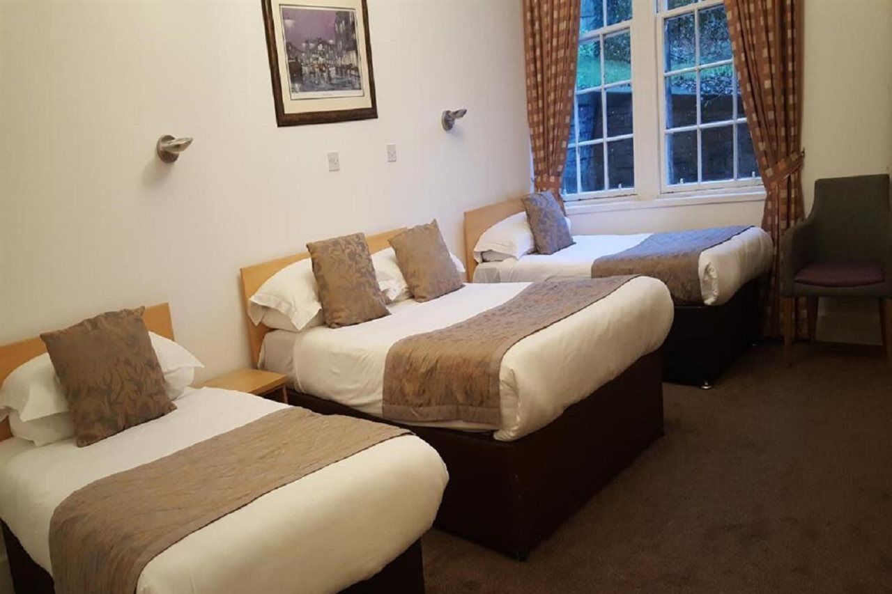Hotel Mclays 2*