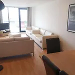 Glasgow Central Riverview Luxury Apartment