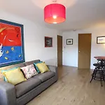 Bijou Merchant City Apartment With Parking