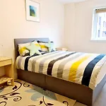 Bright, Spacious 2 Bedroom Apartment In The Heart Of Glasgow City