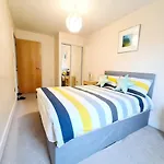 Bright, Spacious 2 Bedroom Apartment In The Heart Of Glasgow City
