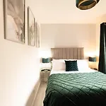 Hydro Glasgow City Apartment