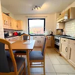 Anniesland Glasgow 1Bd Flat - Free Parking