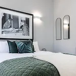 Beautiful 4 Bed Flat In Perfect Central Location