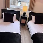 3 Bedroom House Near City Centre Glasgow Sleeps 7