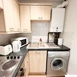 Chic Minimalist Retreat In Ibrox