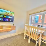 One Bed Holiday Home In The Heart Of Glasgow