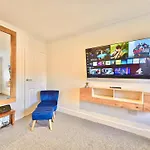 One Bed Holiday Home In The Heart Of Glasgow