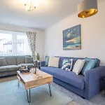 Glasgow, Spacious, 2 Bed With Parking