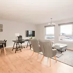 Luxury 2 Bed 2 Bath - Free Parking