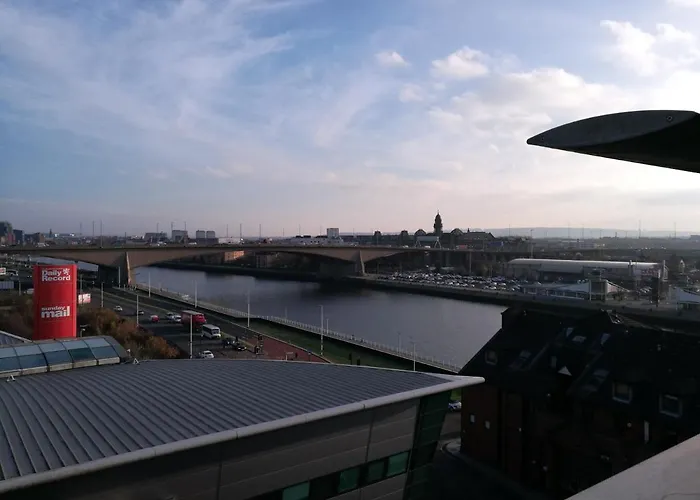 Glasgow Central Riverview Luxury Apartment