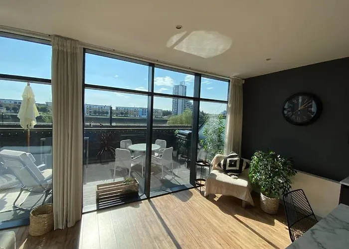 Riverside Exec Apartment With Balcony - Secc/Hydro