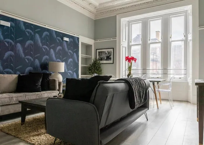 Beautiful 4 Bed Flat In Perfect Central Location