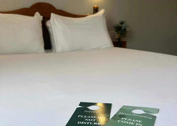 Go2 Glasgow Cumbernauld Hotel - Free Parking And Pet Friendly