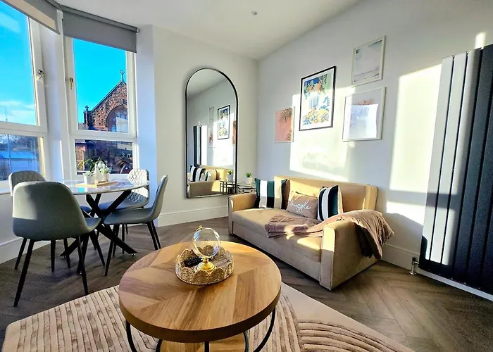 Modern, Cosy Home In Glasgow