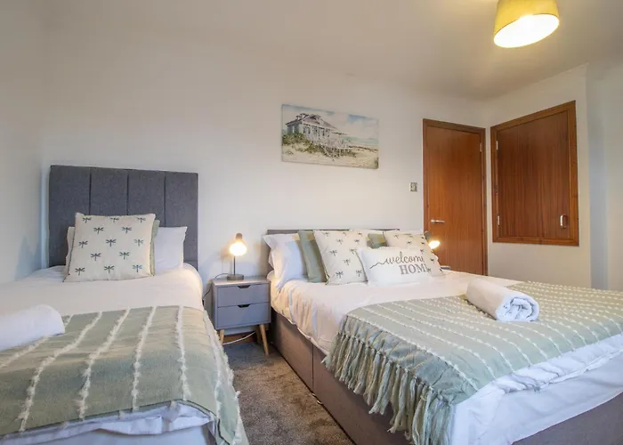 Glasgow, Spacious, 2 Bed With Parking