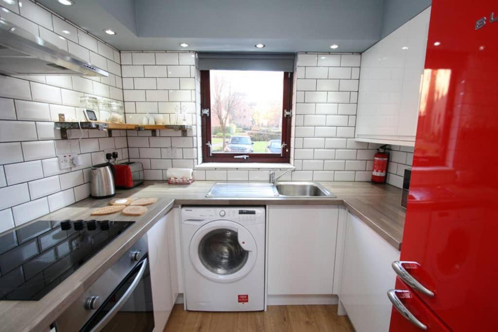 Bijou Merchant With Parking Apartment Glasgow