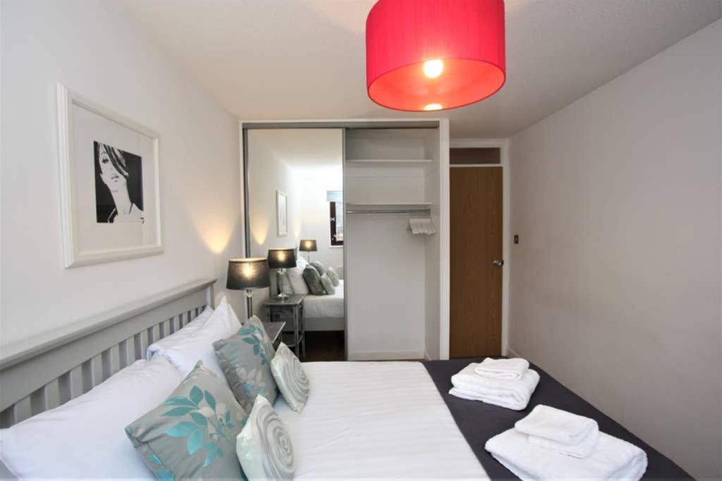 Bijou Merchant With Parking Apartment *